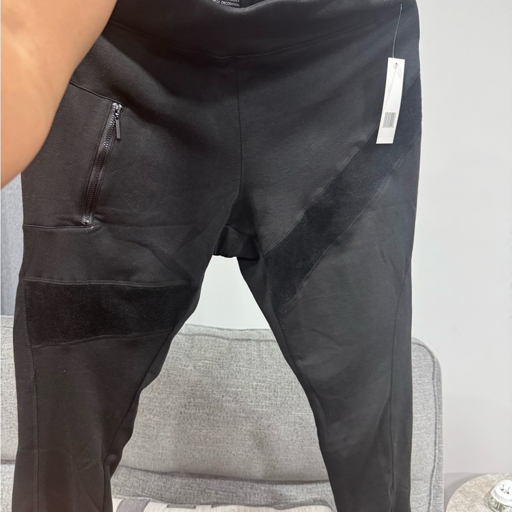 Tahari sport Black pants with Zipper Accent 1x - Picture 2 of 7